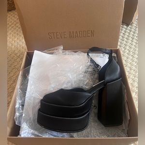 Steve Madden Women’s Charlize Pump